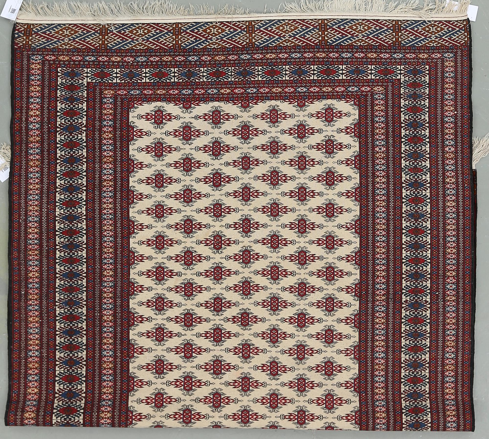 MATTA, semiantik Turkmen/Tekke. Ca 200x132 cm.