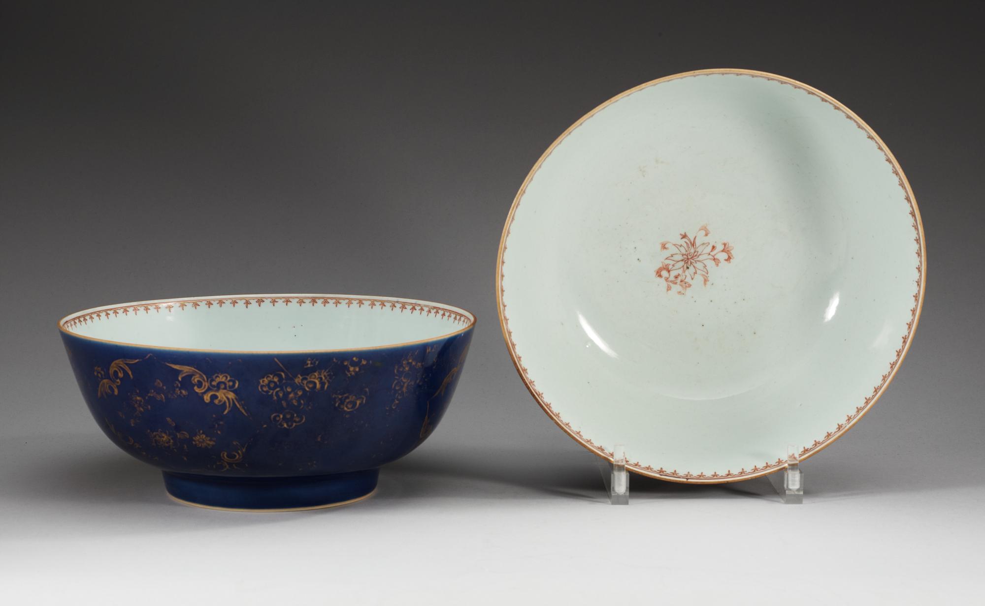 BÅLSKÅLAR, ett par, kompaniporslin. Qing dynastin, Qianlong (1726-95).
