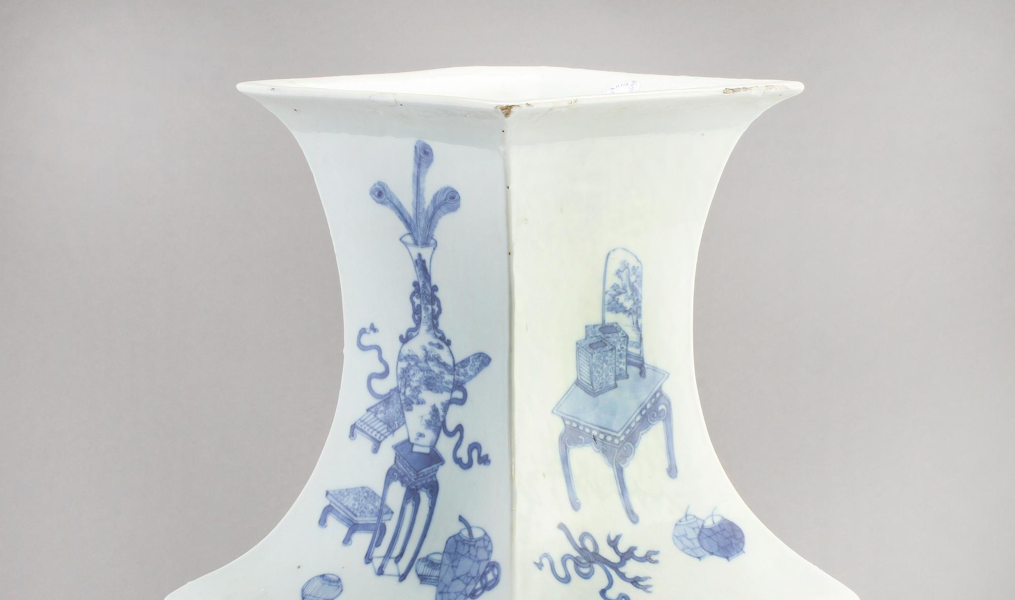 GOLVVAS, porslin, 1800/1900-tal.