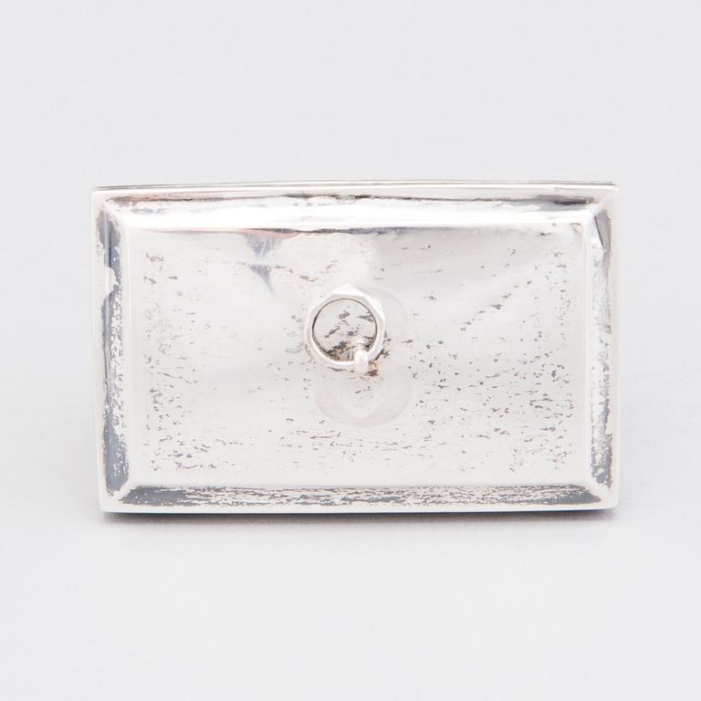 A parcel-gilt silver box, mark of Carl Lagström, Turku 1860 and a silver beaker, mark of Wilhelm Porthan, Viborg 1888.