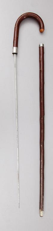 STICKERT, med silverbeslag, London 1910.
