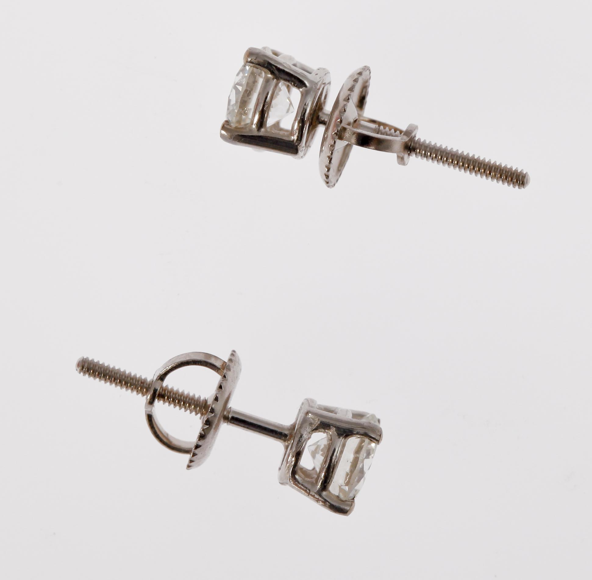 EARRINGS, 14 K gold med brilliant cut diamonds, tot 0.53 ct.