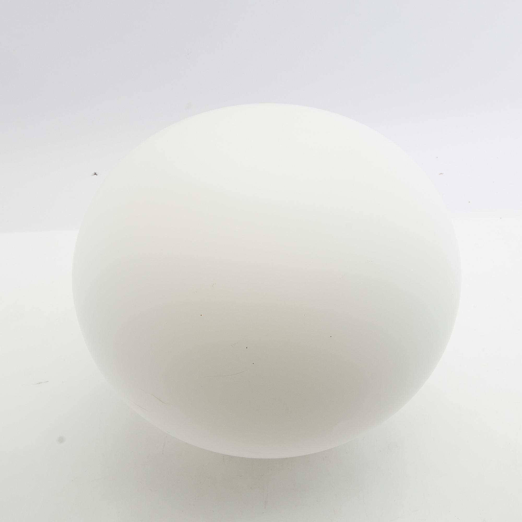 Jasper Morrison, Table lamp "Glo ball" for Flos 2000s.
