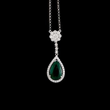 COLLIER, 18 k vitguld, droppformad fasettslipad smaragd, briljantslipade diamanter tot 0.67 ct.