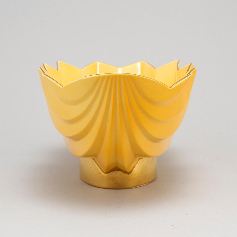 KARIN BJÖRQUIST, a porcelaine 'Pliss' bowl, dated -96.