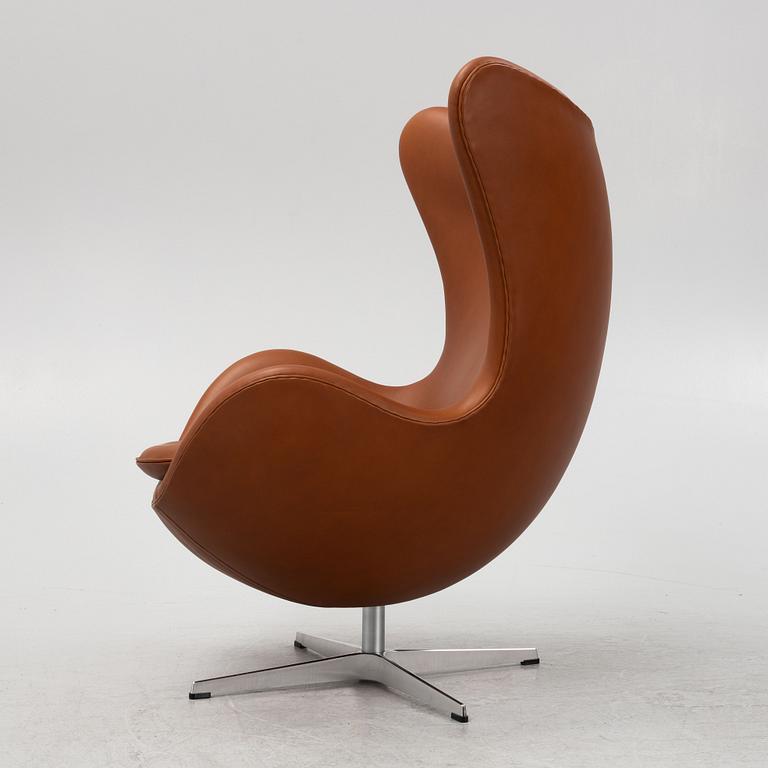 An 'Egg chair' by Arne Jacobsen, for Fritz Hansen, Denmark.