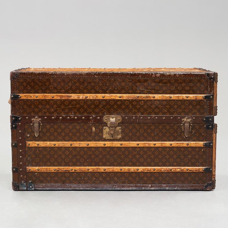 Louis Vuitton, WARDROBE TRUNK, Louis Vuitton, early 19th century.