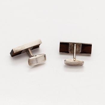 Erik Granit, broscher och manschettknappar, silver, trä, Helsingfors 1960-tal.