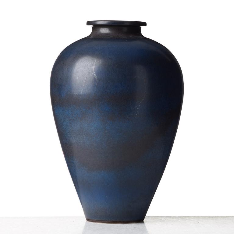 Berndt Friberg, a stoneware vase, Gustavsberg studio, Sweden 1959.