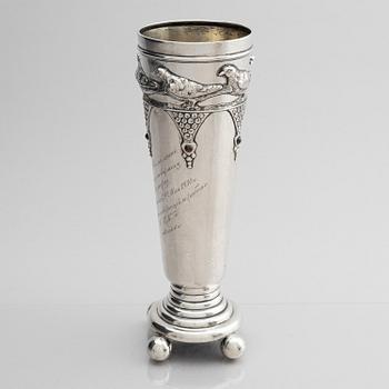 K. Fabergé, vas, silver, kontrollmästare Ivan Lebedkin, Moskva, Ryssland, tidigt 1900-tal.