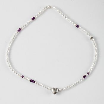COLLIER, Ole Lynggaard, sötvattenspärlor och ametister, hjärtlås 18k vitguld.
