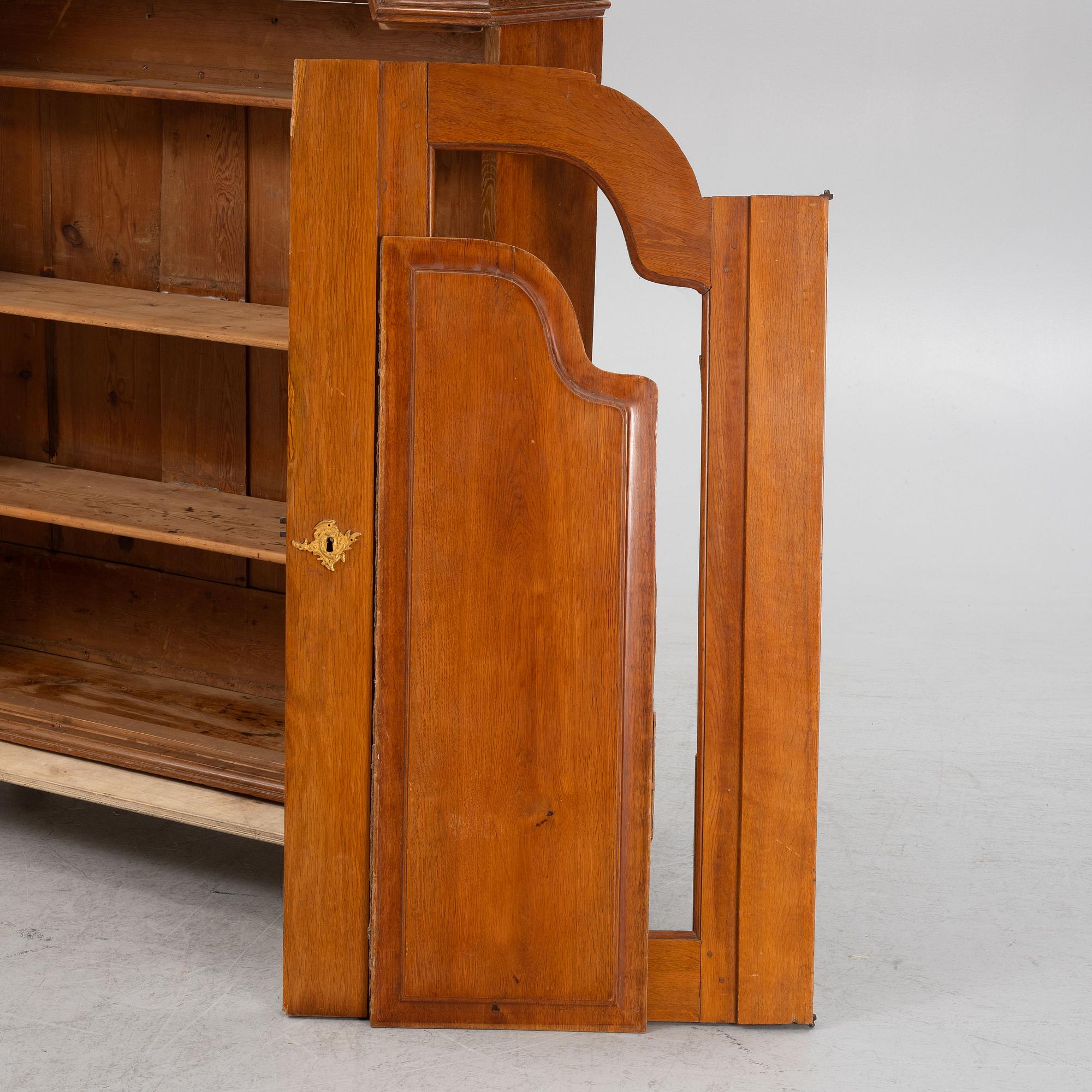 Cabinet top, 17th/18th century.