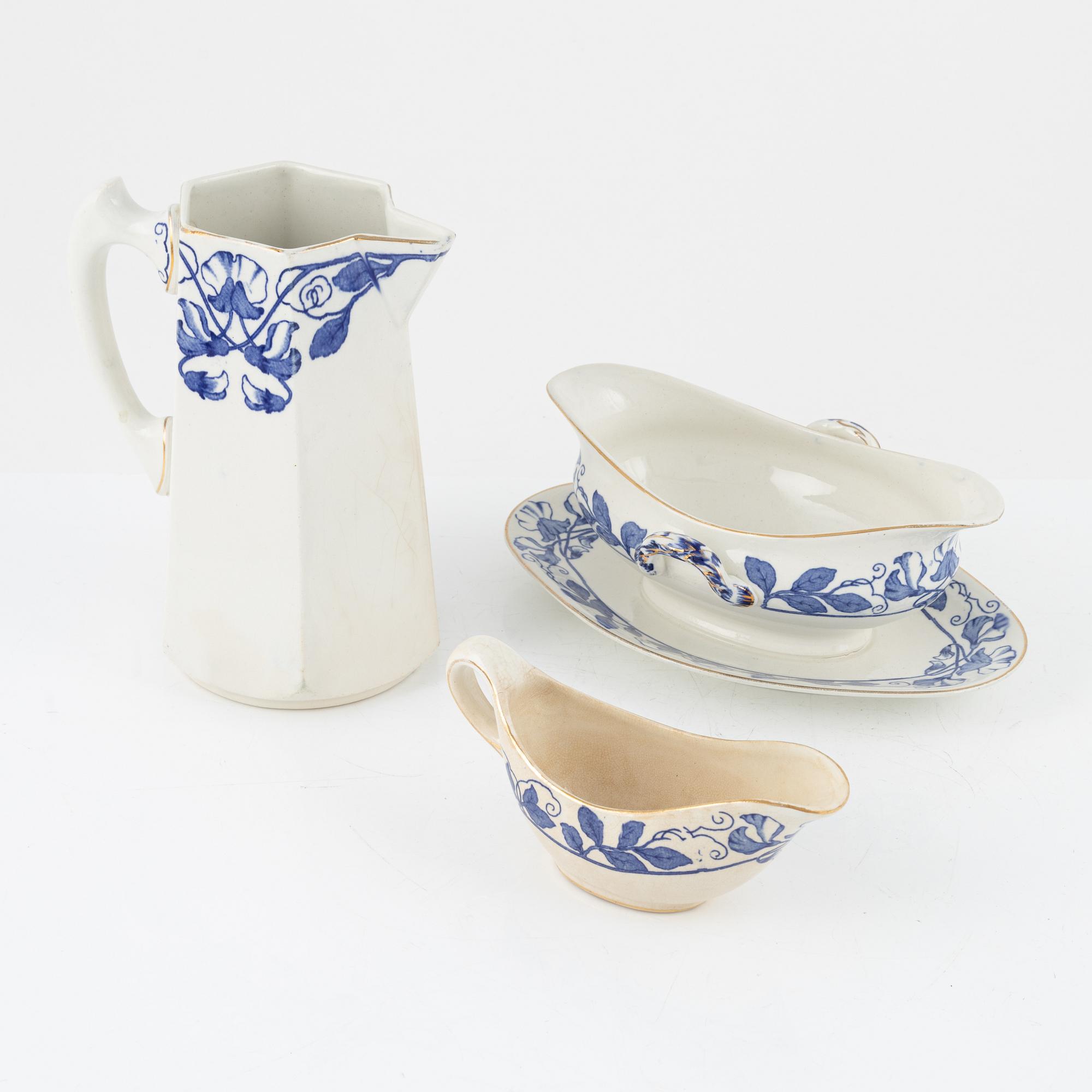 Gunnar Wennerberg, 74 pieces of a "Blåsippa" dinner service, Gustavsberg, Sweden.