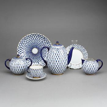 KAFFESERVIS, 15 delar, porslin, "Blue net", Lomonosov, Sovjet, 1900-talets senare del.