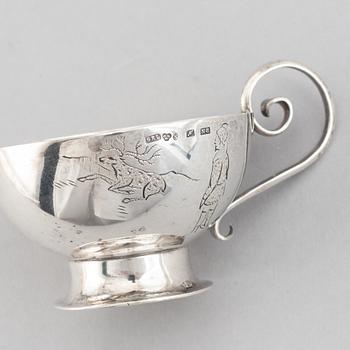 5+1 swedish silver mugs and a sugar tongs, including Erik Lindbeck, Nederkalix 1939.