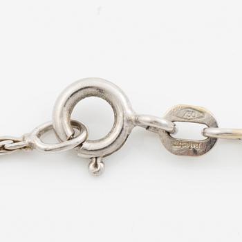 Necklace 18K white gold with brilliant-cut diamonds.