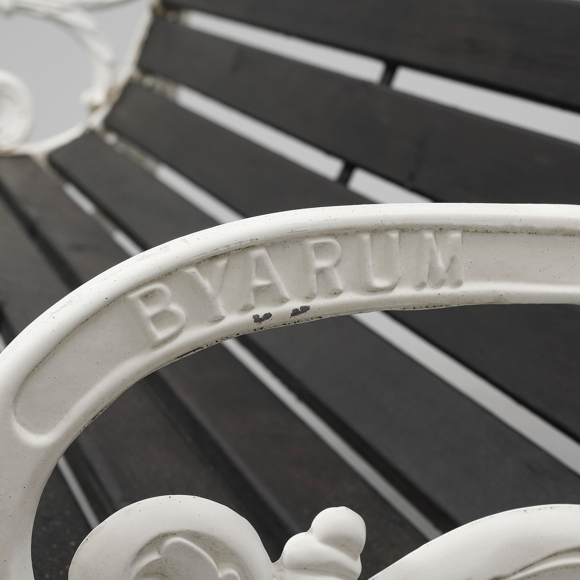 A garden sofa, Byarum.