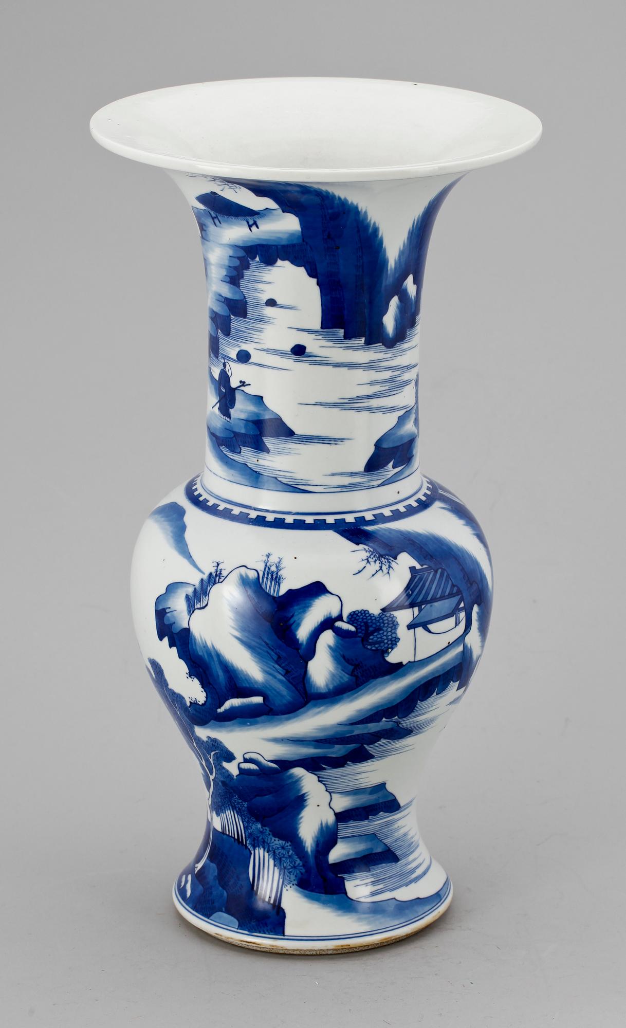 URNA, porslin, Kina 1900/2000-tal.