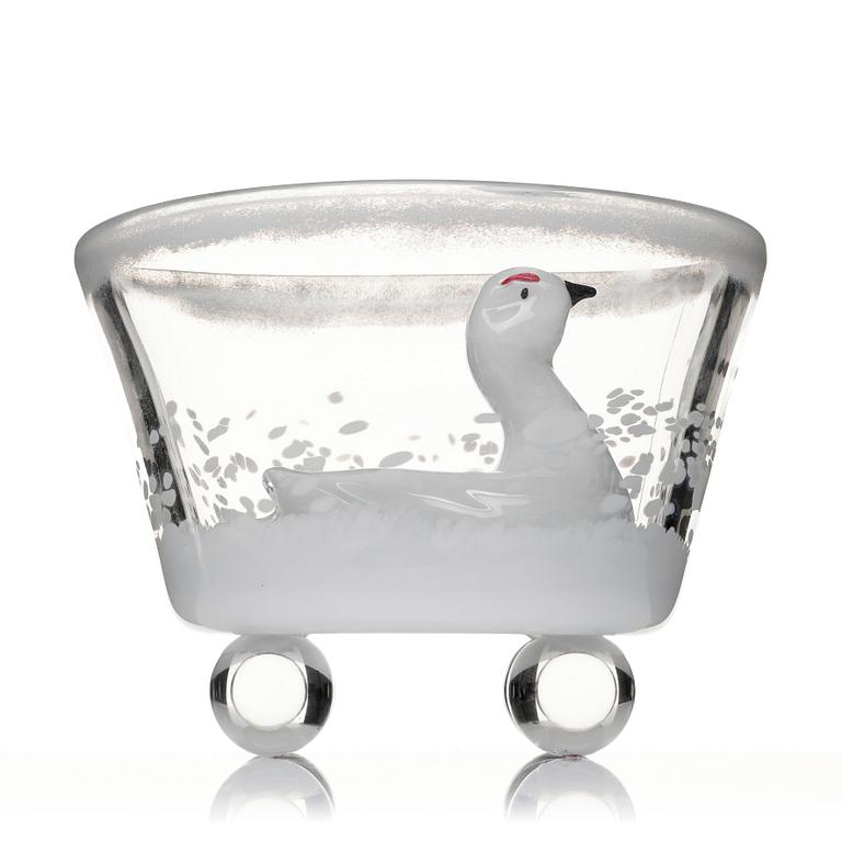 Ernst Billgren, "Snöripa i lä" (Grouse in shelter), a glass sculpture, ed. 3/30, Kosta Boda, Sweden.