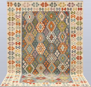 A Kilim rug, approx. 290 x 203 cm.