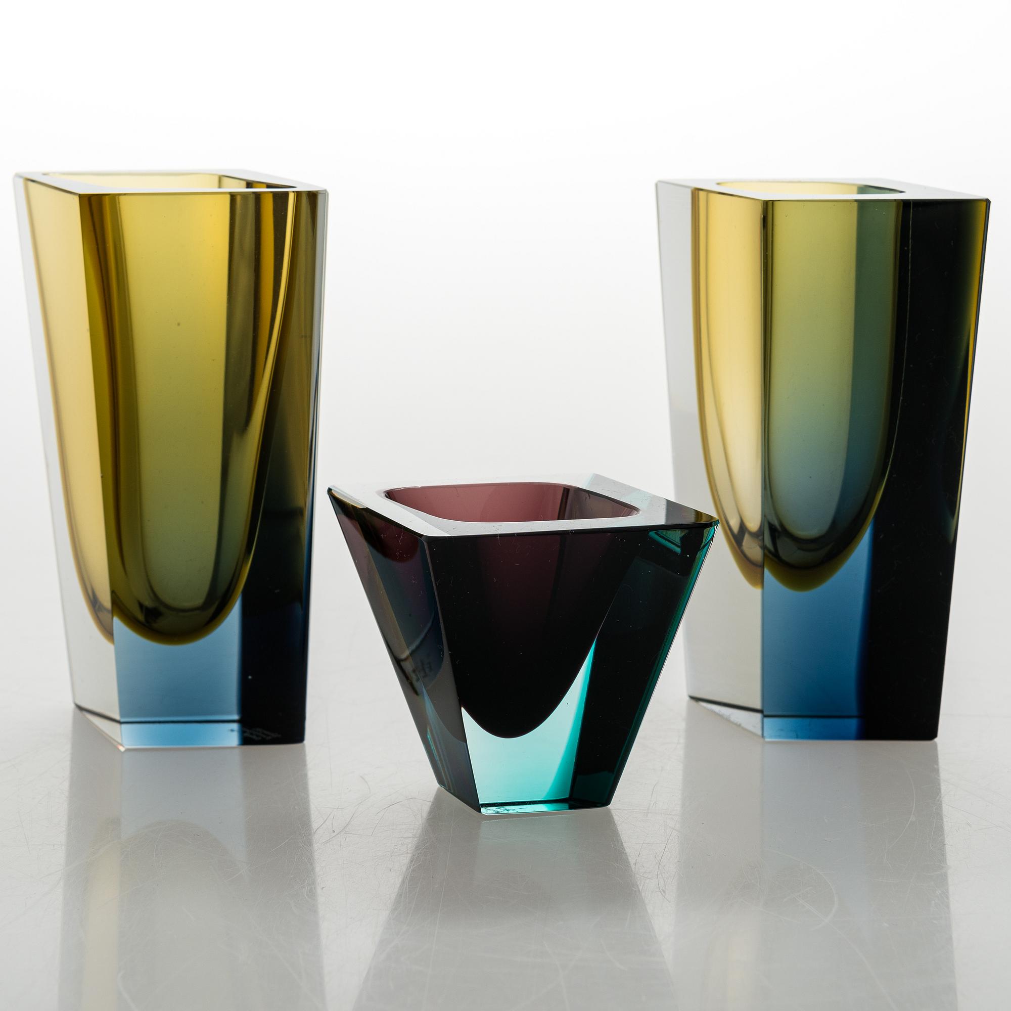 KAJ FRANCK, VASER, 3 st, "Prisma", glas. Signerade K Franck Nuutajärvi Notsjö -64/-68/-69.