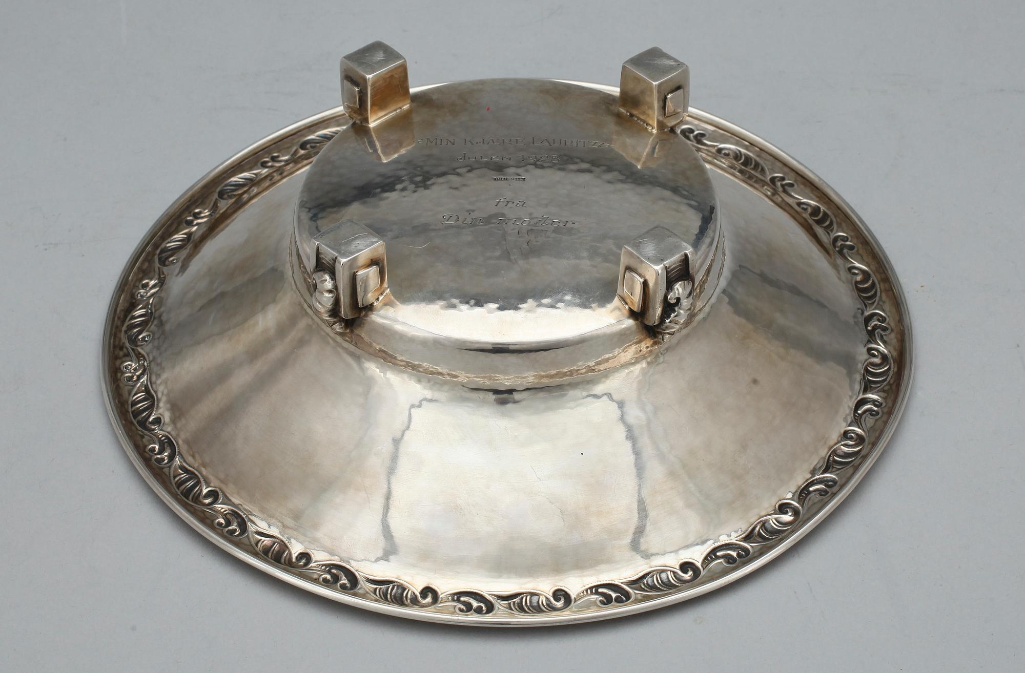 SKÅLFAT, silver, 1900-talets början. Total vikt ca 340 g.