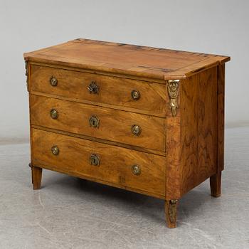 A Gustavian chest of drawers, 18th Century.