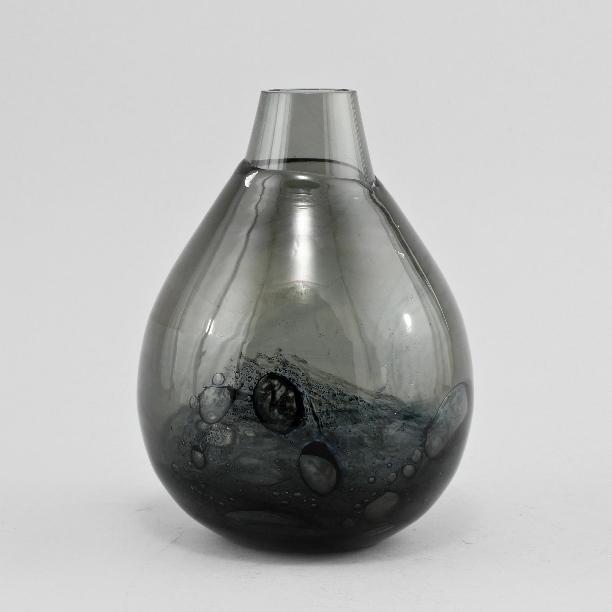 VAS, glas, Eva Englund, 1900-talets fjärde kvartal.