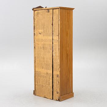 Bokskåp 1800-talets mitt.