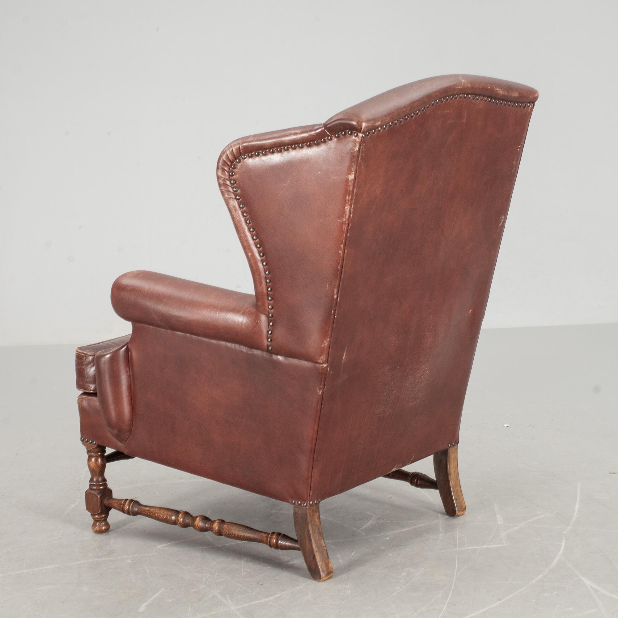 ÖRONLAPPSFÅTÖLJ, engelsk stil, 1900-talets andra hälft.