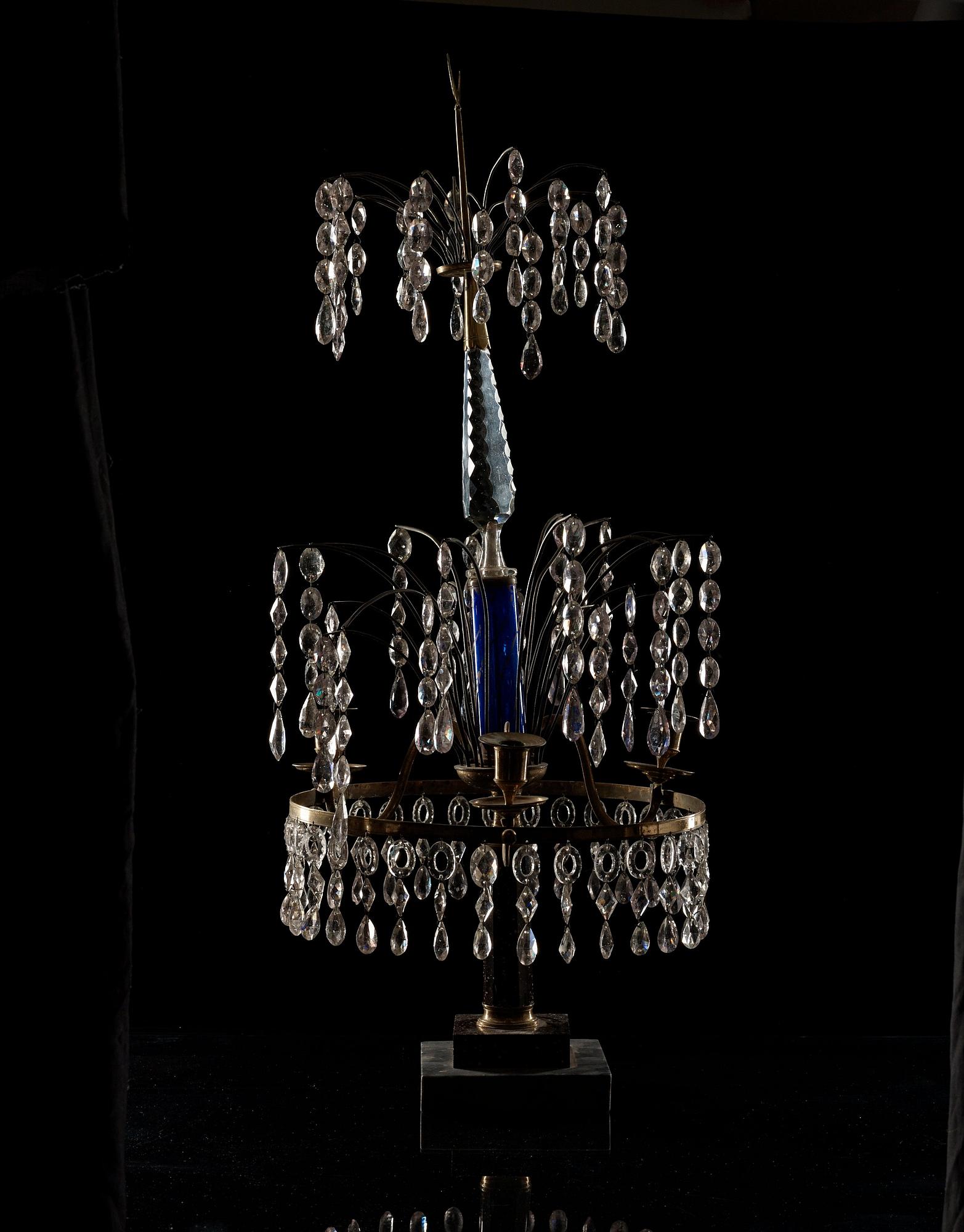 BORDSLYSTER, för tre ljus. Sengustaviansk, omkring år 1800.