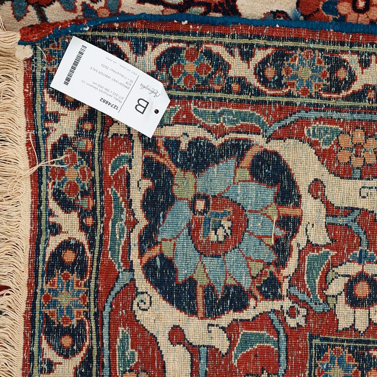 A carpet, semi-antique Veramin, ca 317-323 x 196-200 cm.