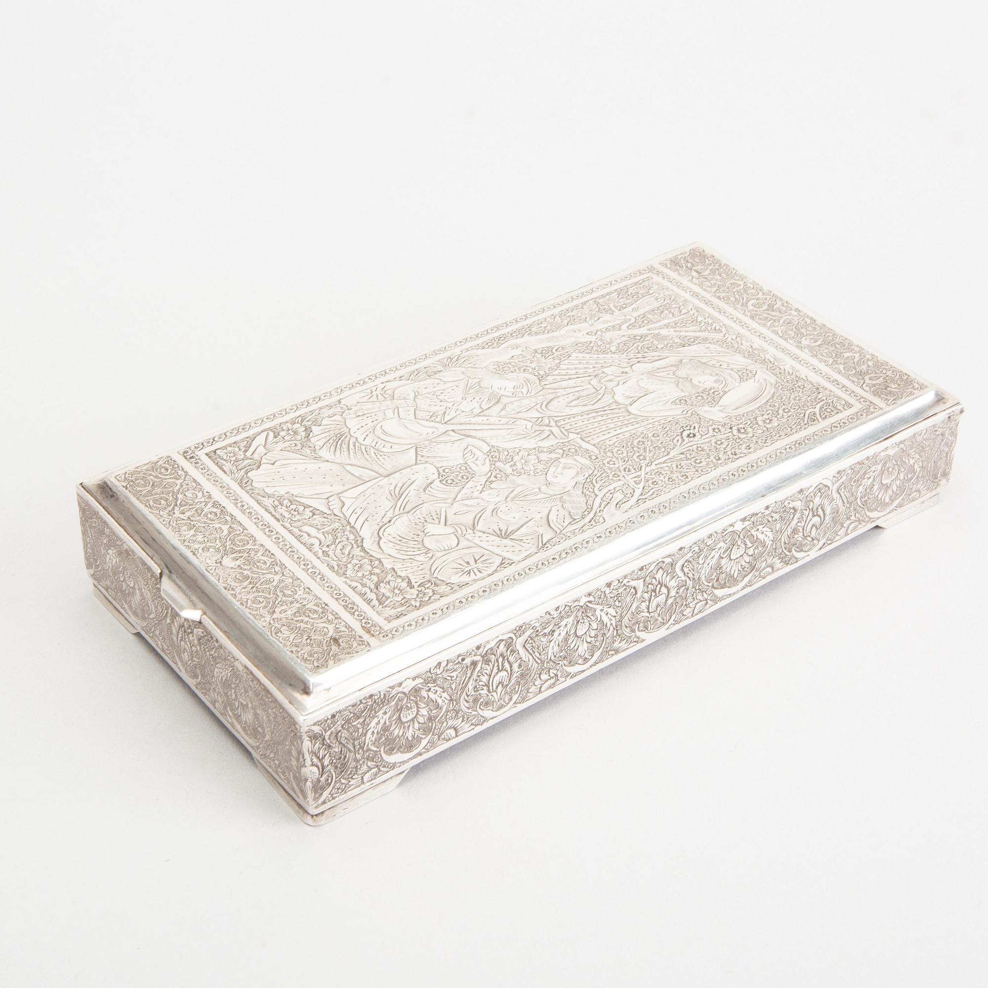 A SILVER BOX ISFAHAN, BOUGHT IN TEHERAN 1947, SILVER MARKS.