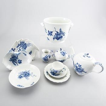 ROYAL COPENHAGEN, "Blå Blomst", porcelain, Denmark, 50 pcs.