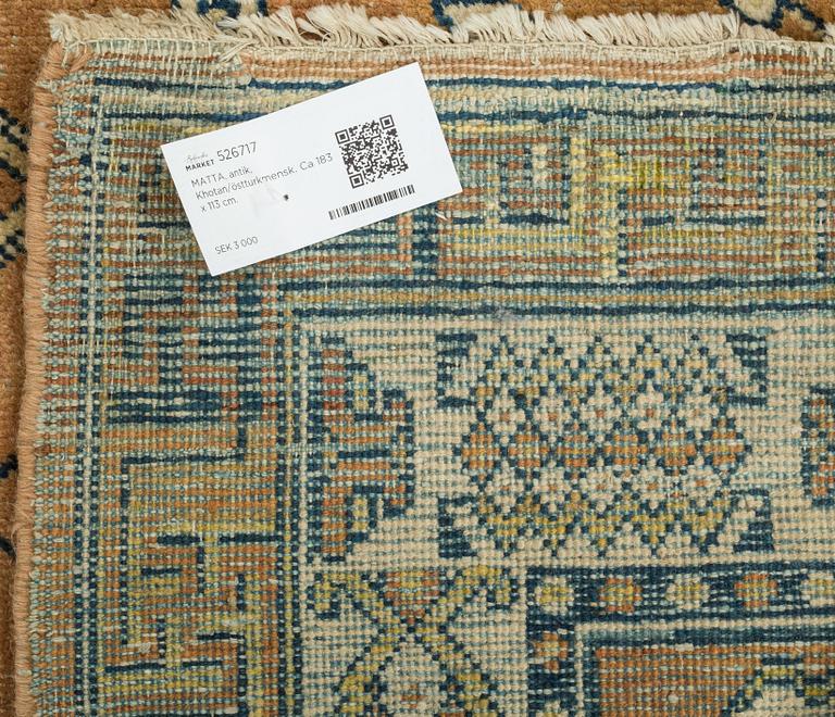 MATTA, antik, Khotan/östturkmensk. Ca 183 x 113 cm.