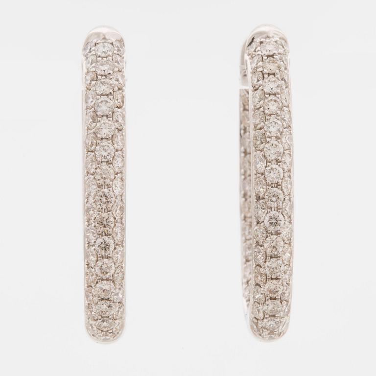 Earrings with 154 brilliant-cut diamonds ca 3.14 cts.