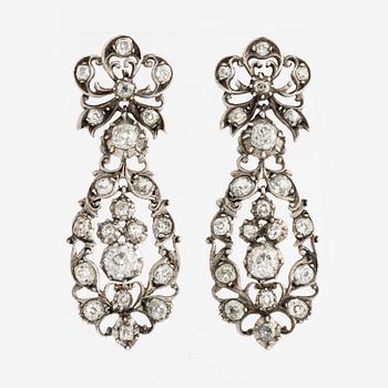 Earrings, one pair, silver with old-cut diamonds.
