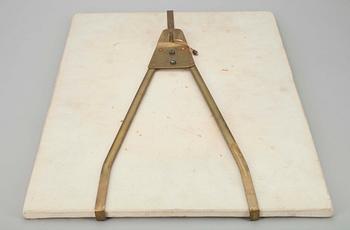 SEINÄRELIEFI, kivitavaraa, sign. Annikki Hovisaari, Arabia, 1900-luvun loppupuoli.