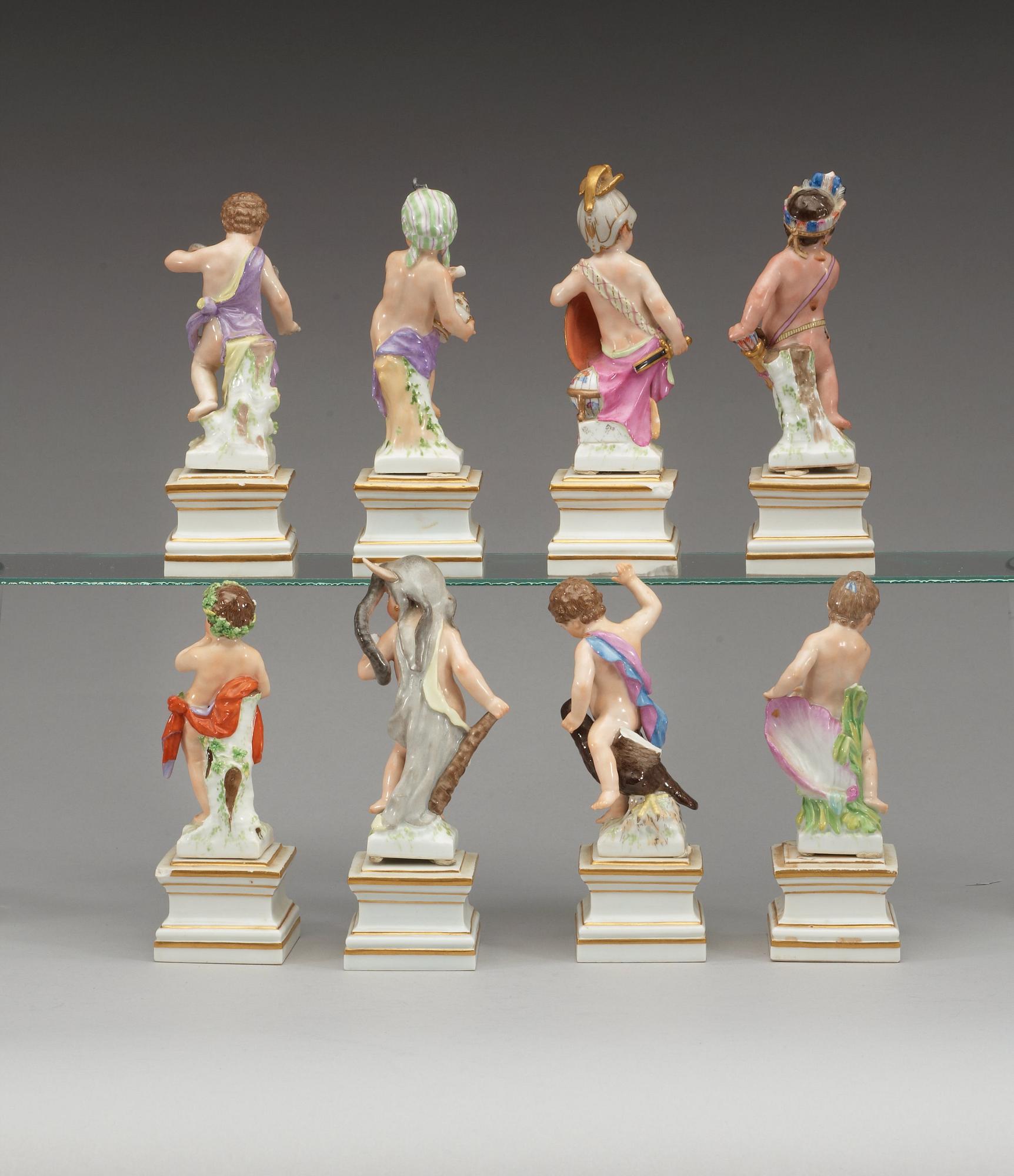 FIGURINER, åtta stycken, porslin. Berlin, omkring 1800.