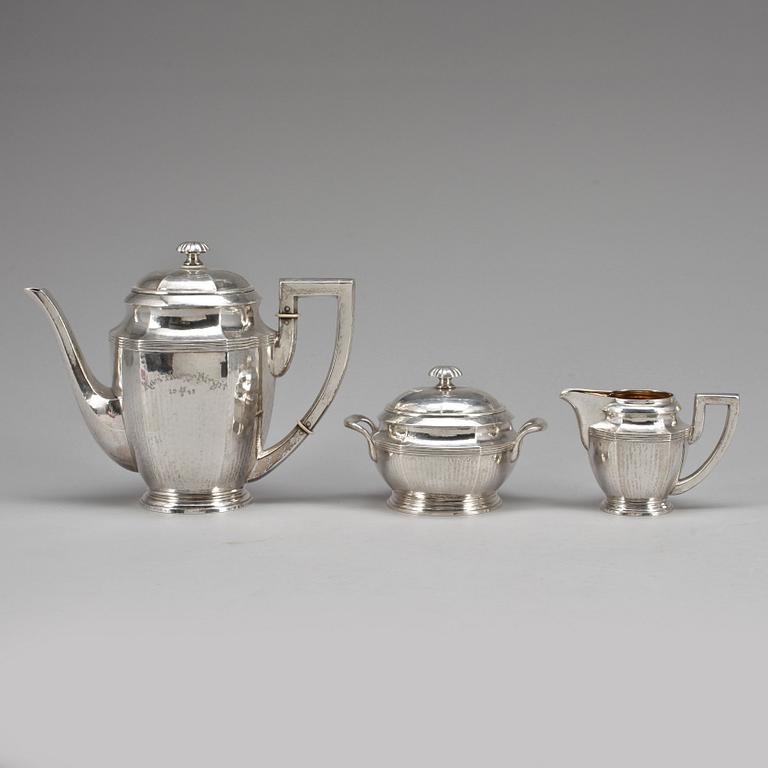 KAFFESERVIS, 3 delar, silver, C D Bäckström, Stockholm, 1920. Totalvikt: 1065 gram.