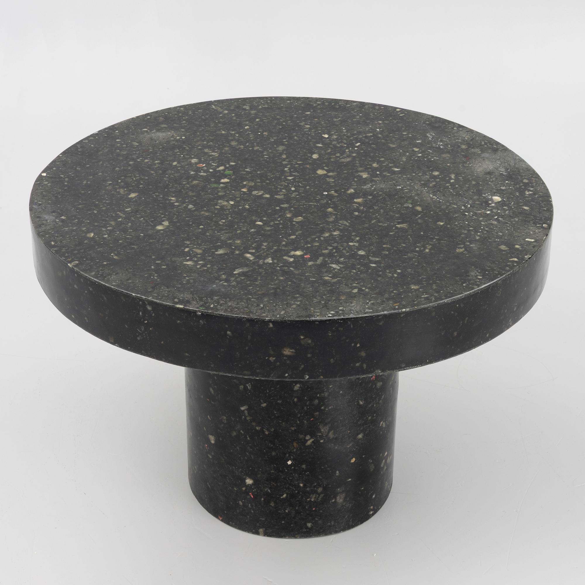 Gustaf Westman, matbord, "Linn Innovation Table", Swedish Stockings, 2025.