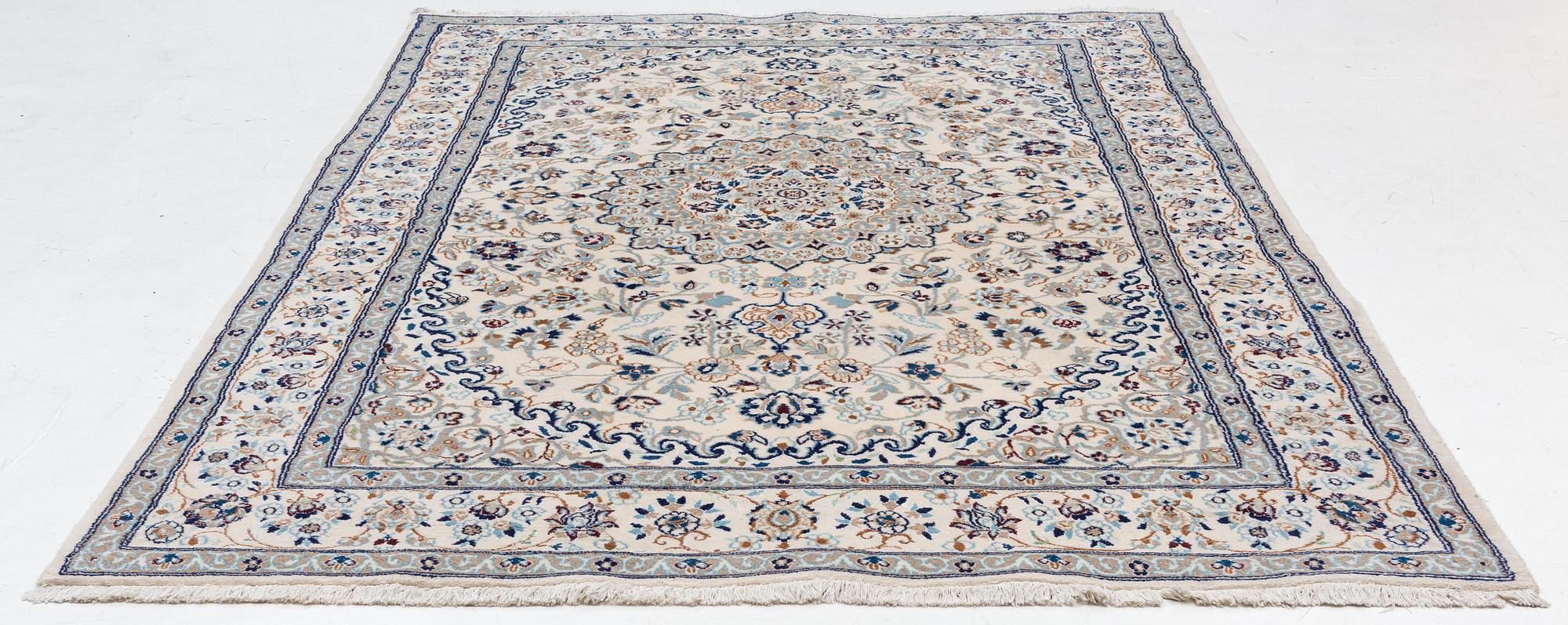 Carpet, Nain, approx. 310 x 200 cm.