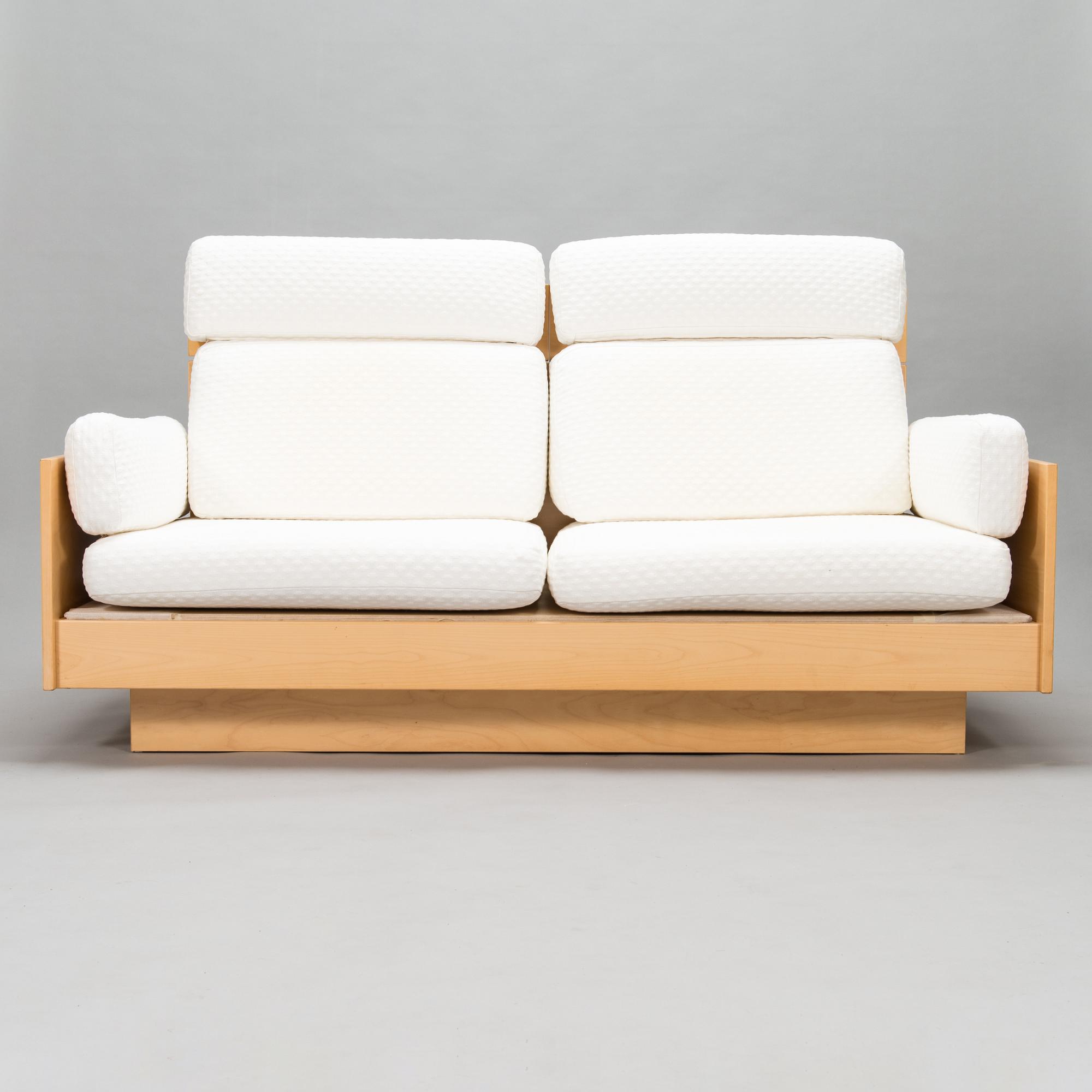 Ben af Schultén, soffa modell 555, Artek 1980-tal.