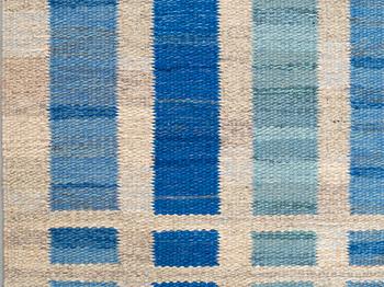 Irma Kronlund, a carpet, flat weave, ca 223 x 148 cm, signed KLH IK (Kronobergs Läns Hemslöjd).