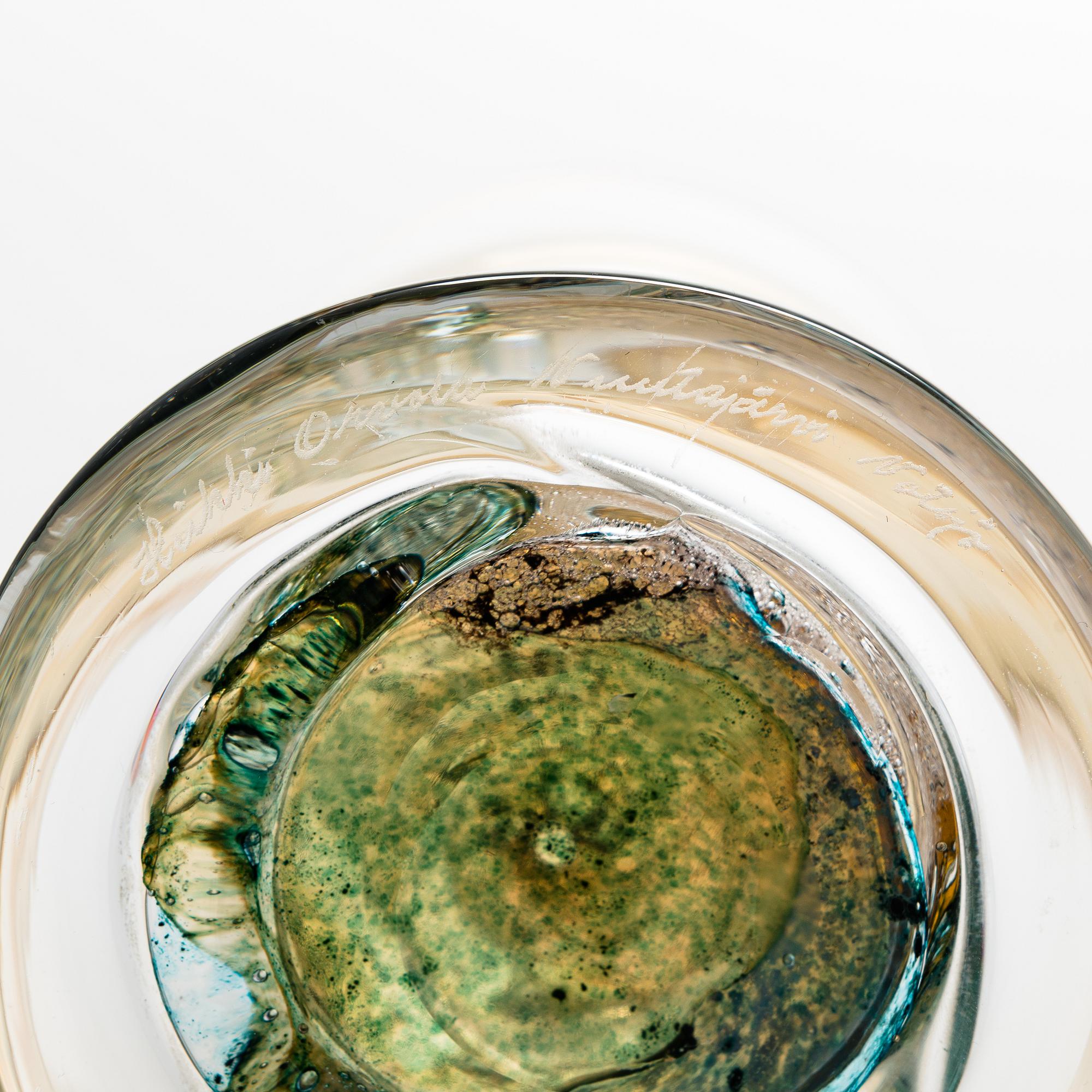 Heikki Orvola, A 1970s glass goblet, signed Heikki Orvola Nuutajärvi Notsjö.