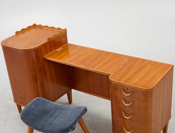 A dressing table with stool and mirror, Stil & Form Arkitektkontor för Möbler o. Inredningar, Stockholm, 1944.