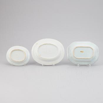 Three blue and white export porcelain butter tureen dishes, Qing dynasty, Qianlong (1736-95).