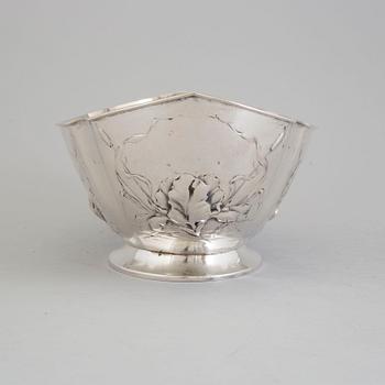 A Swedish Art Nouveau parcel-gilt jardinière centerpiece, maker's mark CF Carlman, Stockholm, 1913.