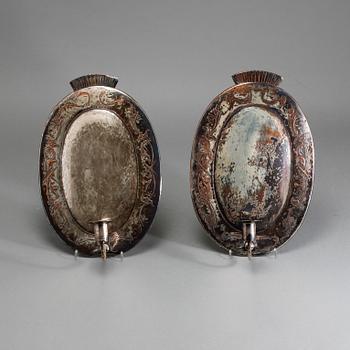VÄGGLAMPETTER, ett par, nysilver, 1900-talets första del.
