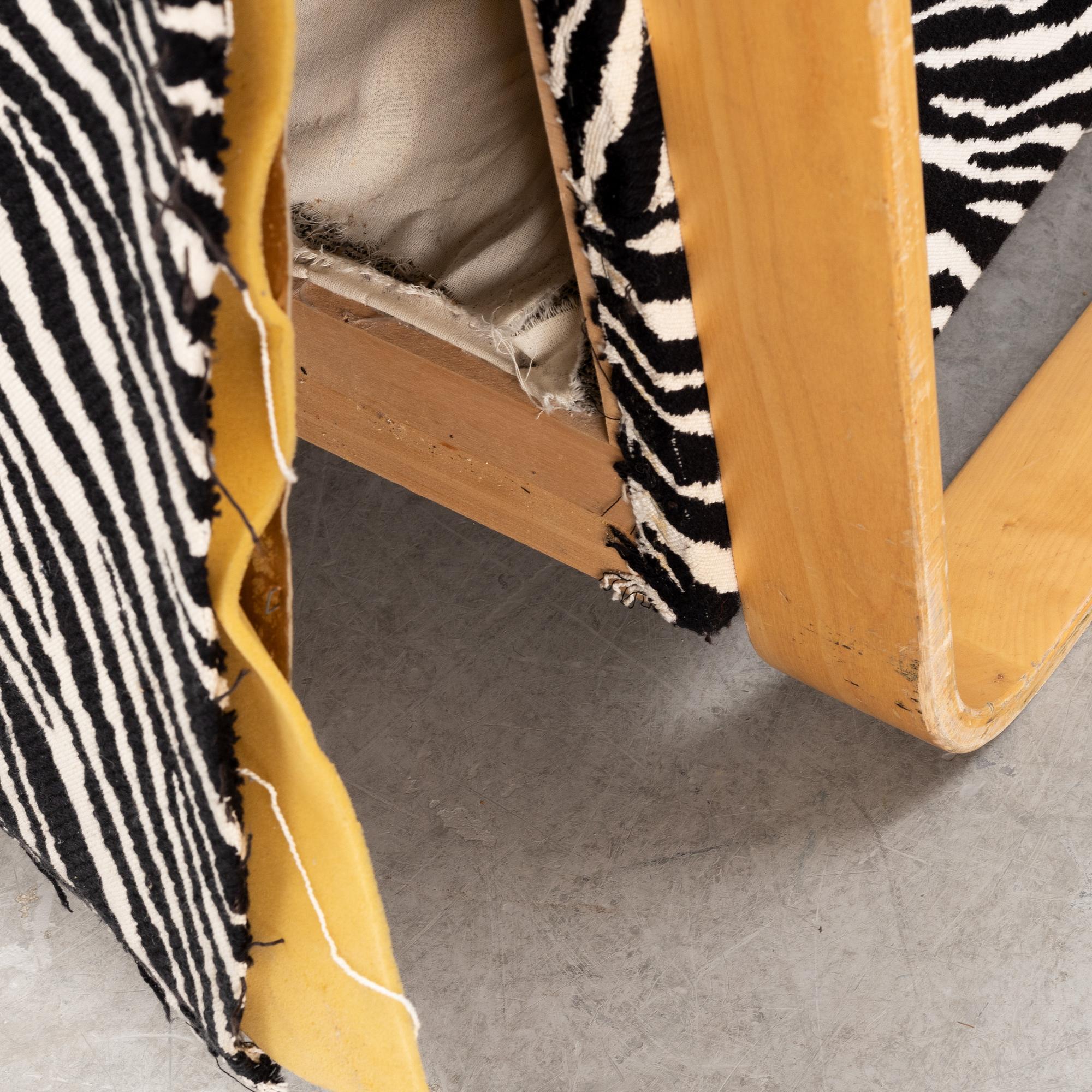 Alvar Aalto, a late 20th century '544' sofa for Artek.